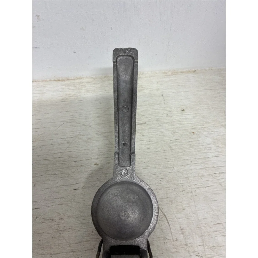 Vintage Ra Chand Citrus Hand Juicer Lime Lemon Aluminum Heavy Duty Manual Press